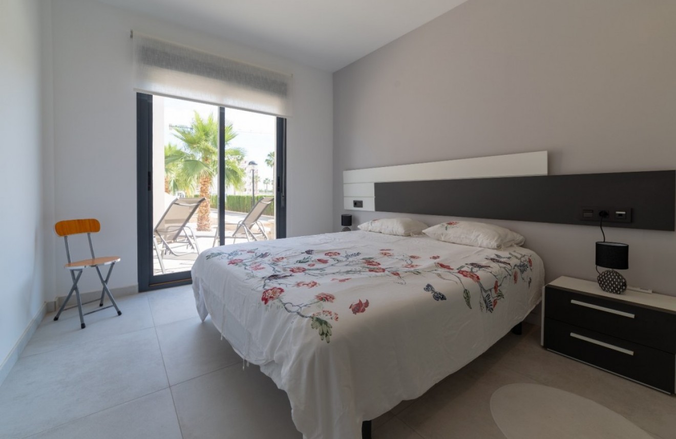 Aus zweiter Hand - Wohnung -
El Raso - Costa Blanca