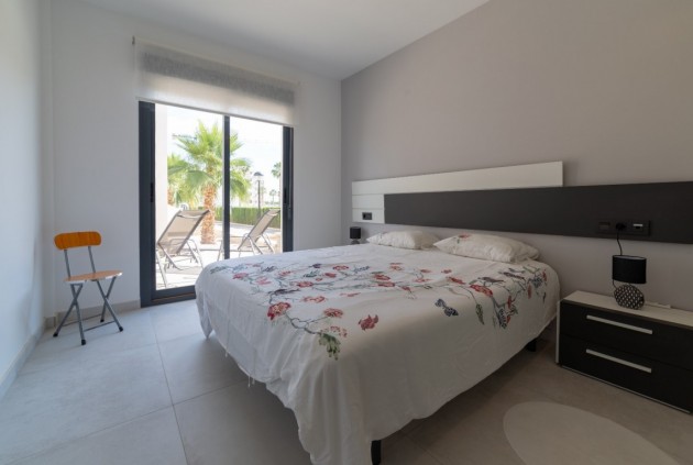 Aus zweiter Hand - Wohnung -
El Raso - Costa Blanca