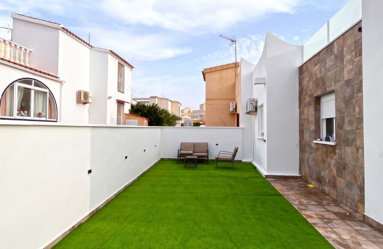 Aus zweiter Hand - Bungalow -
Orihuela Costa - Costa Blanca