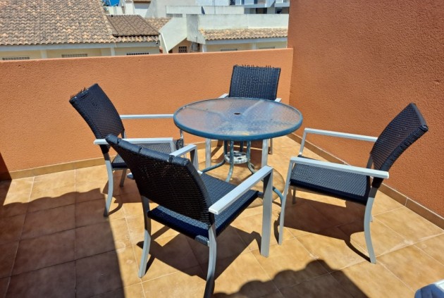 Z drugiej ręki - Bungalow -
Dehesa de Campoamor - Costa Blanca