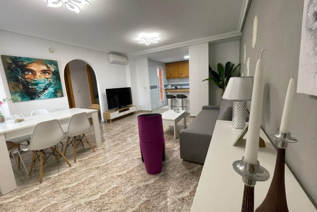 Aus zweiter Hand - Wohnung -
Orihuela Costa - La Zenia