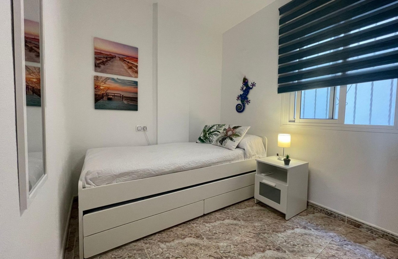 Aus zweiter Hand - Wohnung -
Orihuela Costa - La Zenia