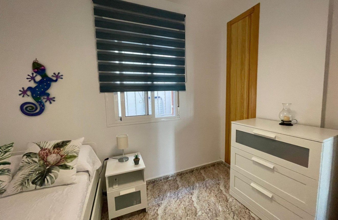 Aus zweiter Hand - Wohnung -
Orihuela Costa - La Zenia