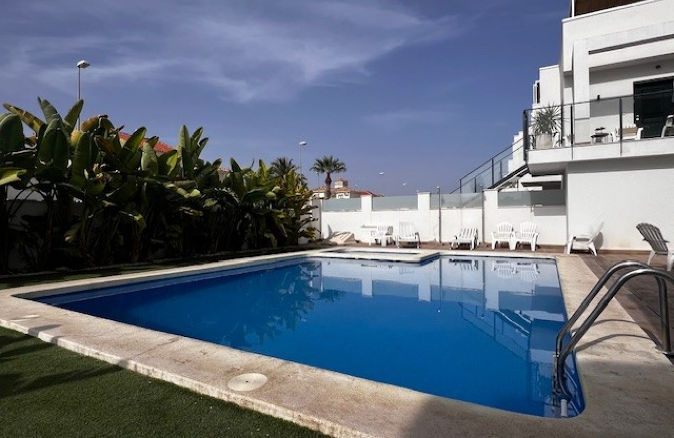 Aus zweiter Hand - Bungalow -
Orihuela Costa - Costa Blanca