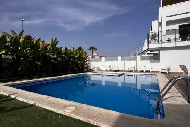 Aus zweiter Hand - Bungalow -
Orihuela Costa - Costa Blanca