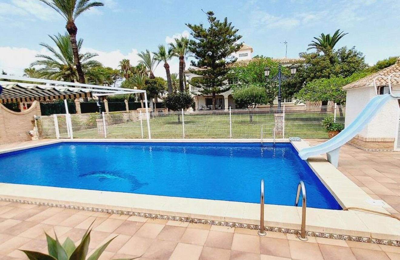 Segunda mano - Chalet -
Orihuela Costa - Cabo Roig