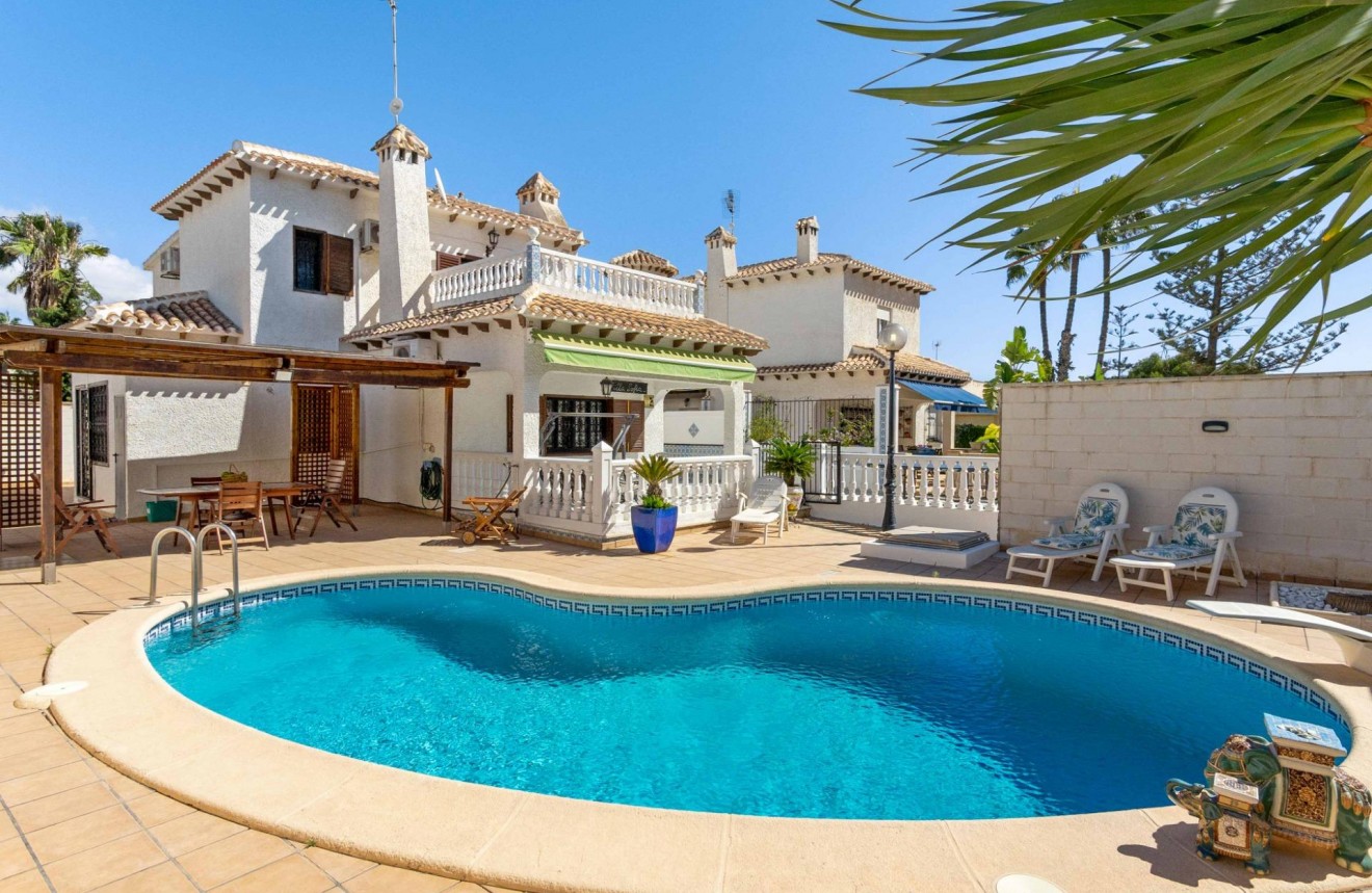 D'occasion - Chalet -
Orihuela Costa - La Zenia