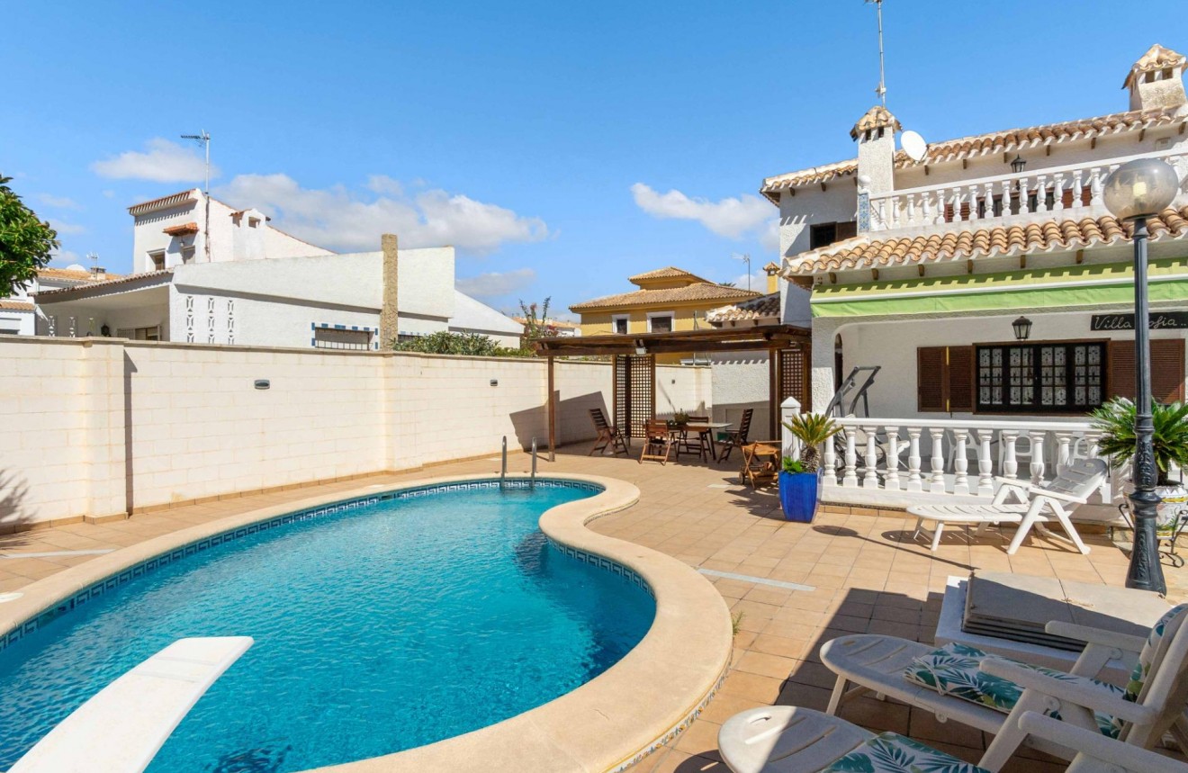 D'occasion - Chalet -
Orihuela Costa - La Zenia