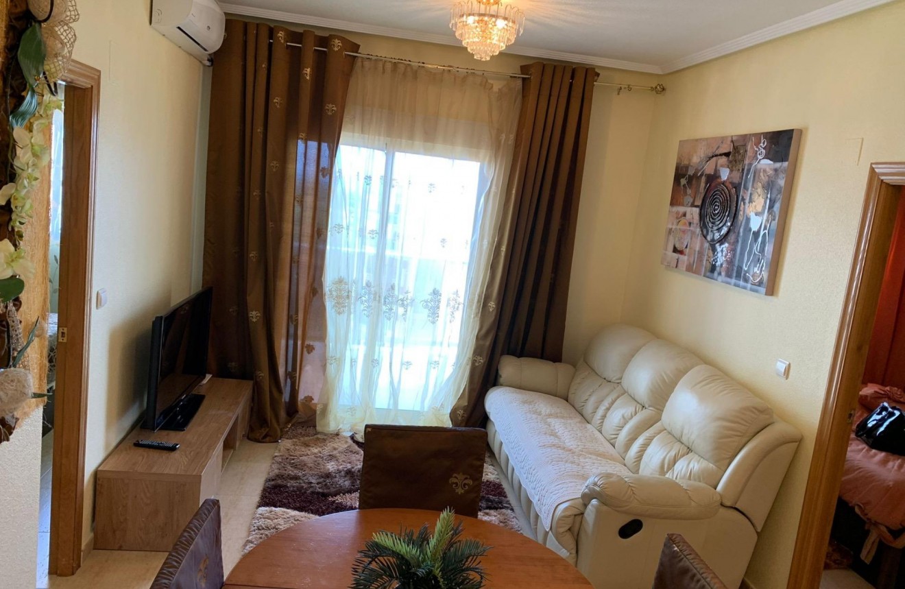 Tweedehands - Appartement / flat -
Guardamar del Segura - Puerto