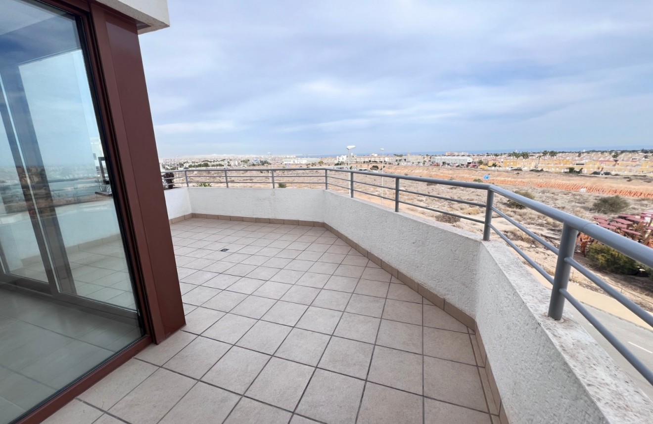 D'occasion - Appartement -
Lomas De Campoamor - Inland