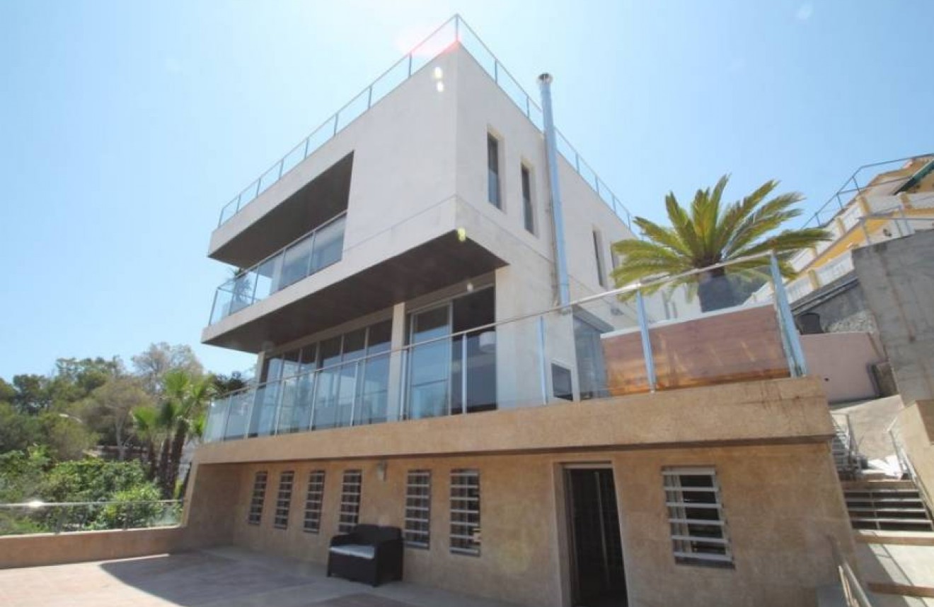 Resale - Chalet -
Orihuela Costa - Costa Blanca