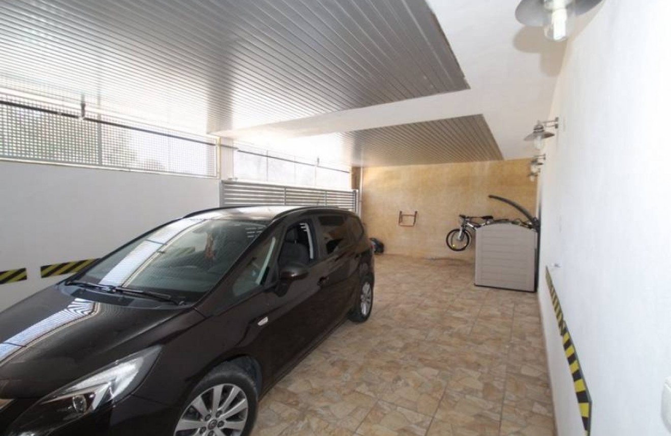 Resale - Chalet -
Orihuela Costa - Costa Blanca