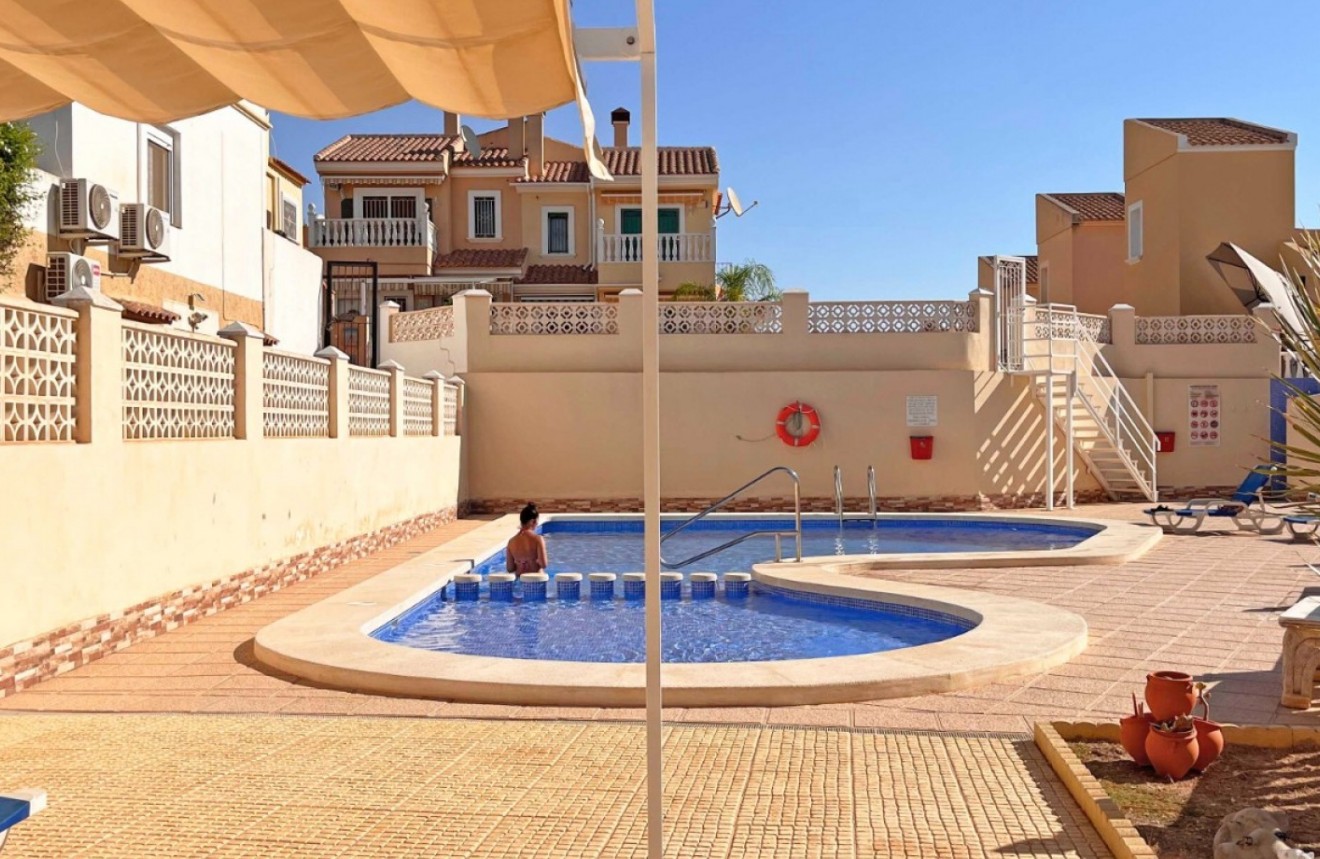 Aus zweiter Hand - Chalet -
Orihuela Costa - Costa Blanca