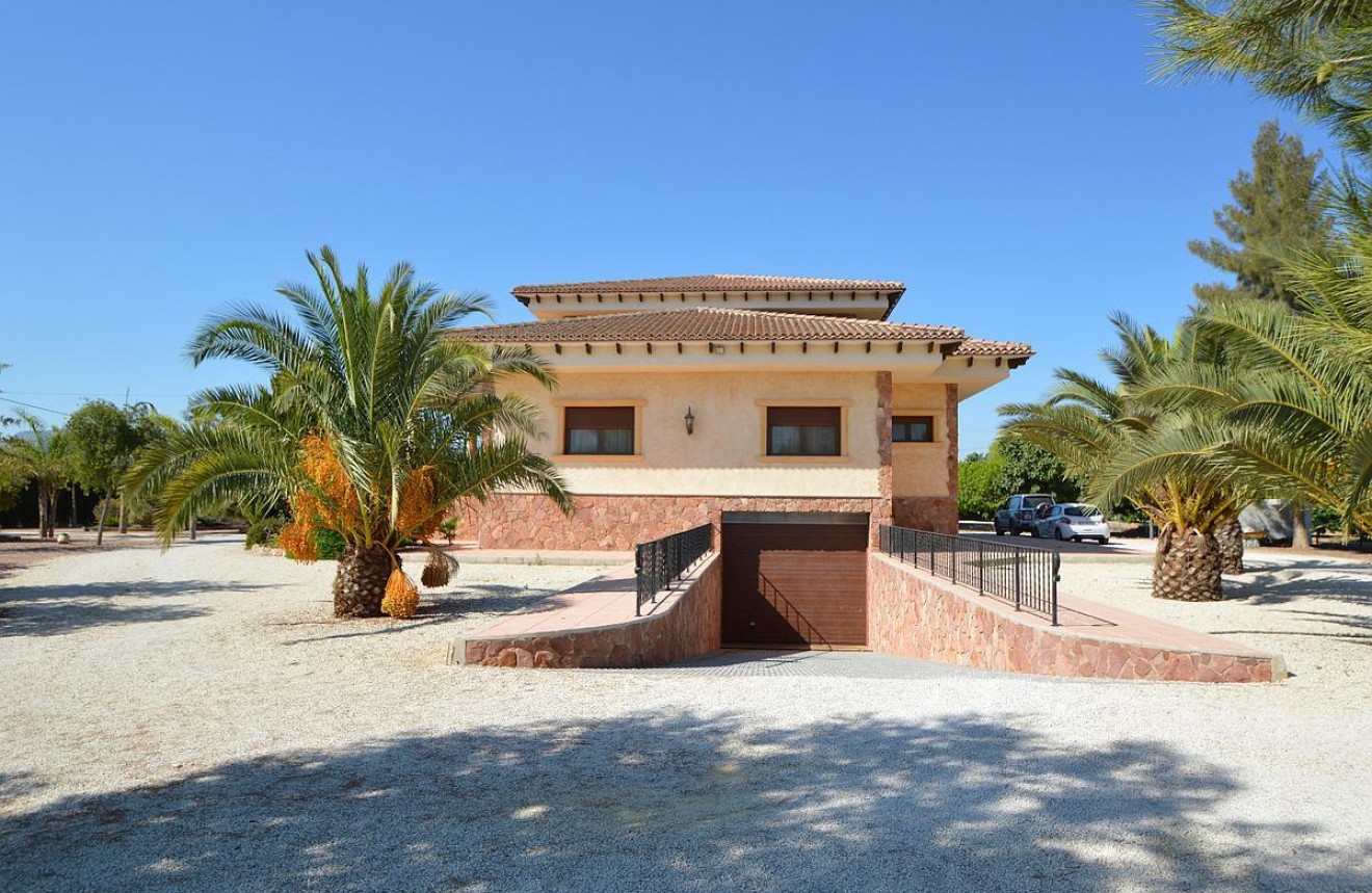 Resale - Chalet -
Callosa de Segura - Callosilla