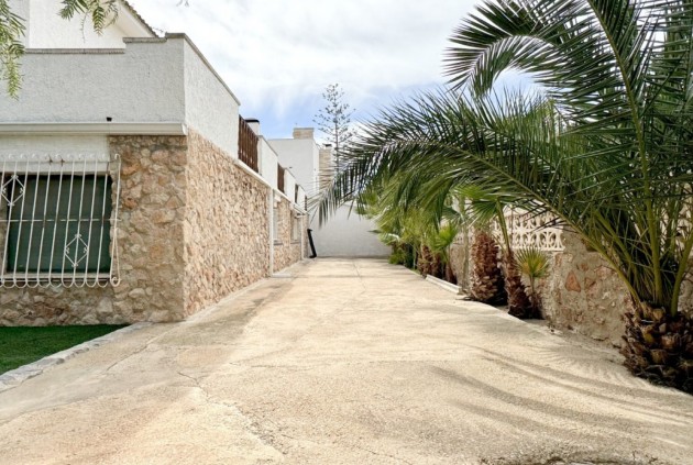 Z drugiej ręki - Szalet -
Orihuela Costa - Costa Blanca