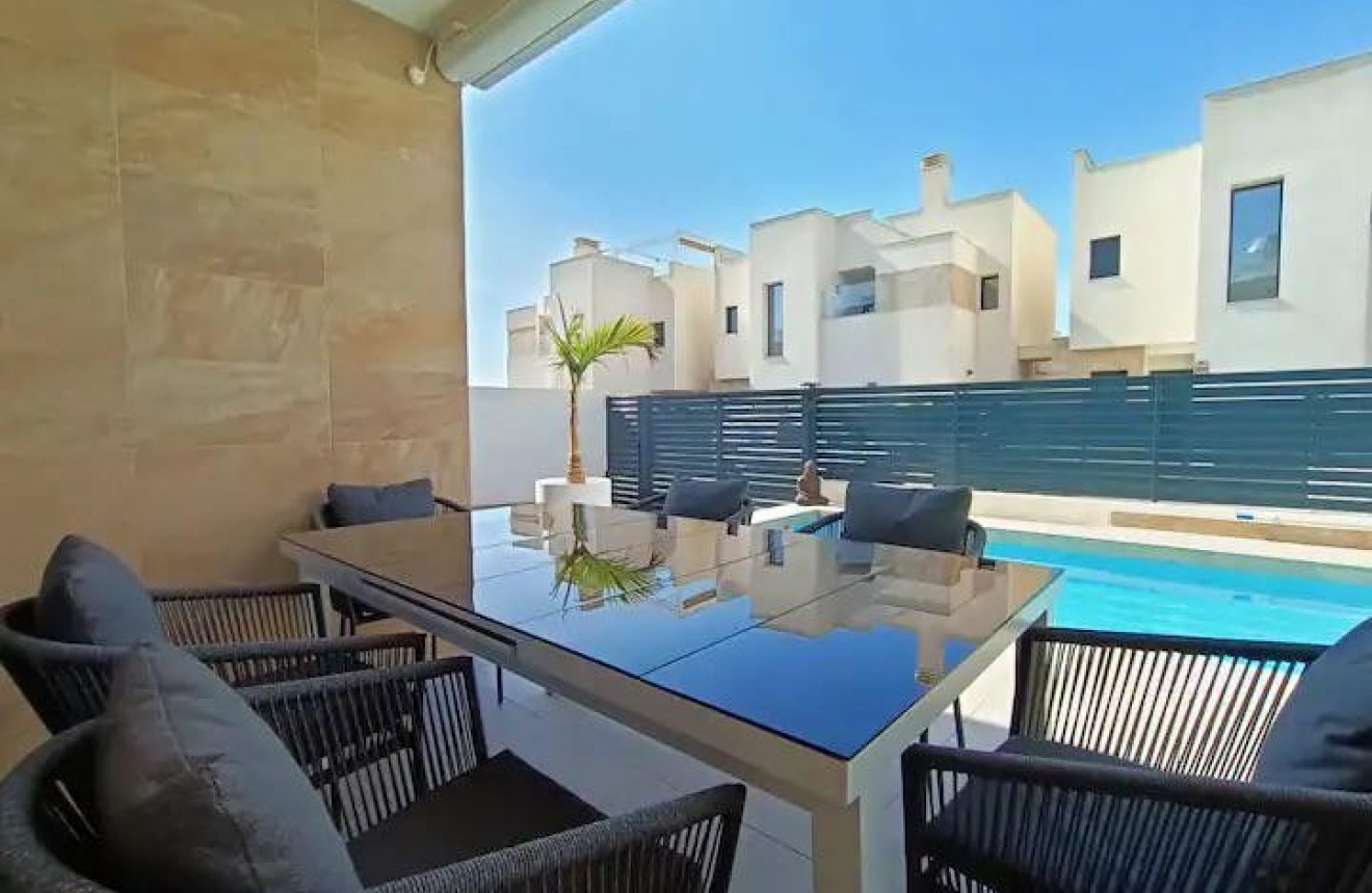 Tweedehands - Chalet -
Los Montesinos - Costa Blanca