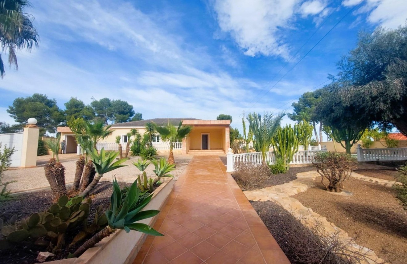 Tweedehands - Chalet -
Orihuela Costa - Costa Blanca