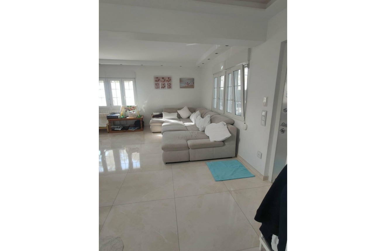 Segunda mano - Chalet -
Orihuela Costa - La Zenia