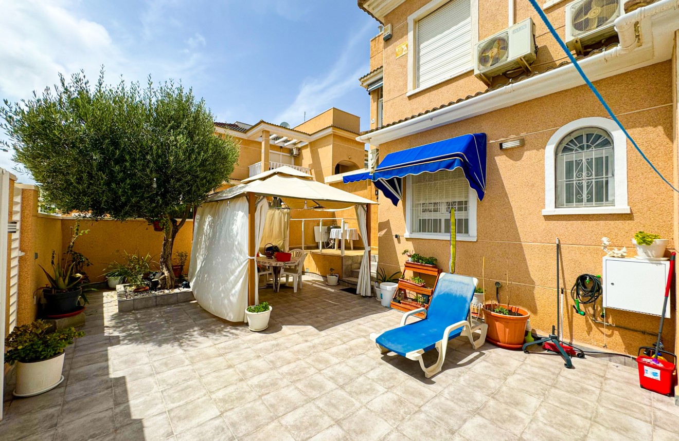 Aus zweiter Hand - Wohnung -
Orihuela Costa - Costa Blanca