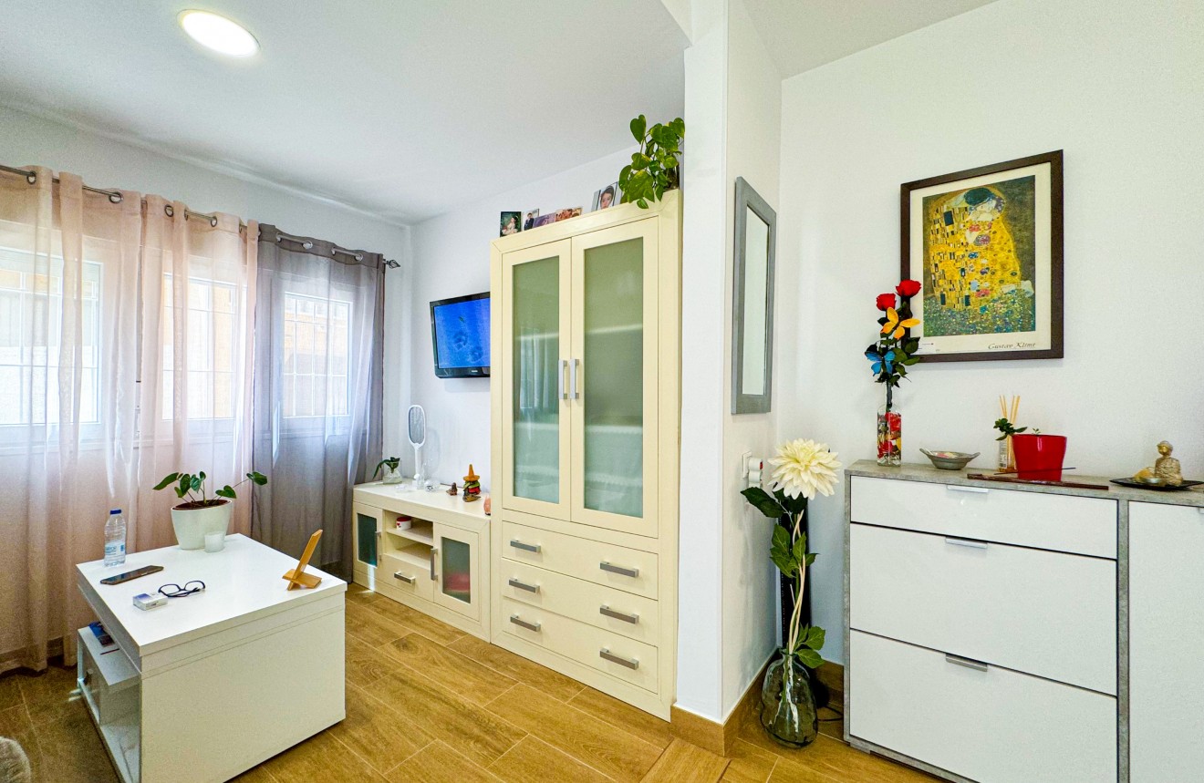 Aus zweiter Hand - Wohnung -
Orihuela Costa - Costa Blanca