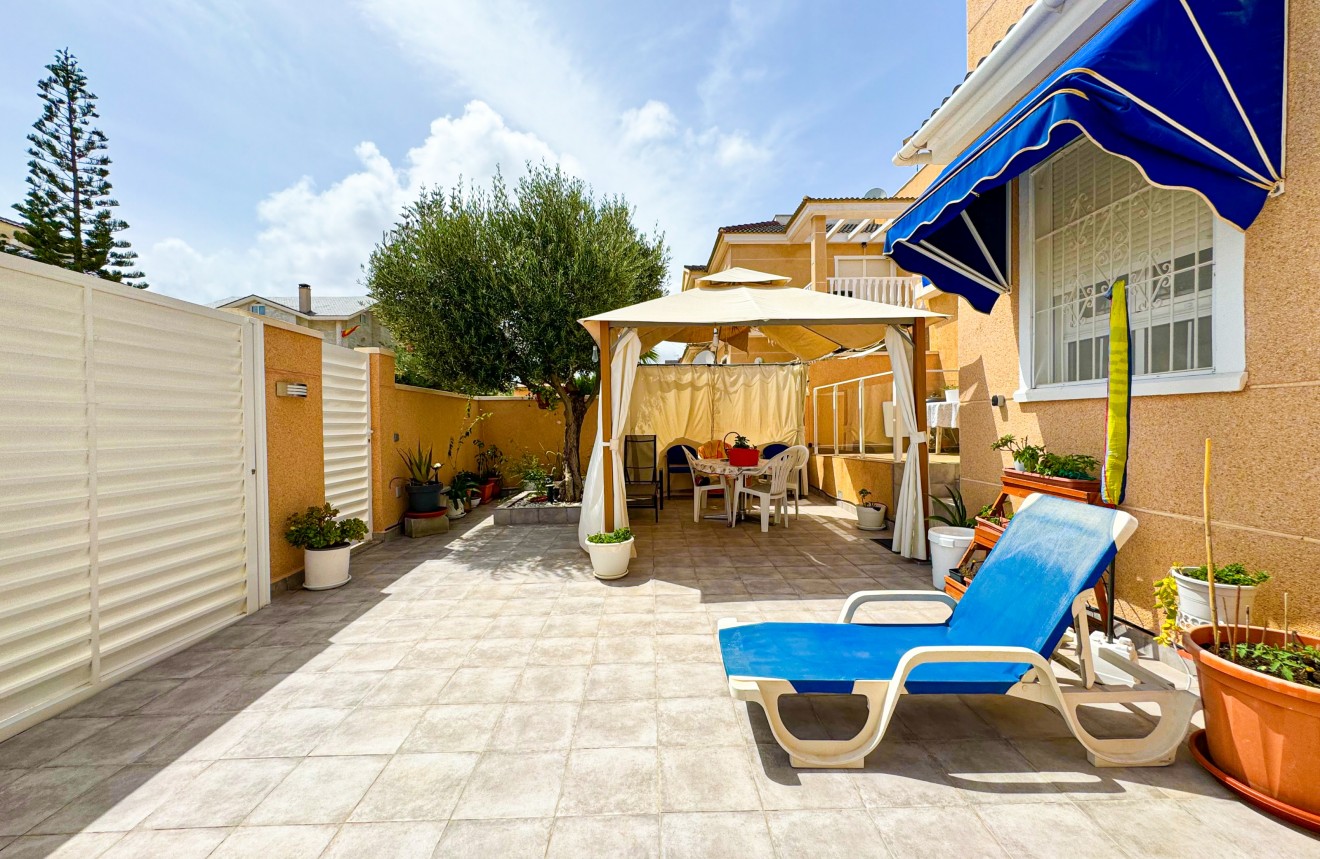 Aus zweiter Hand - Wohnung -
Orihuela Costa - Costa Blanca