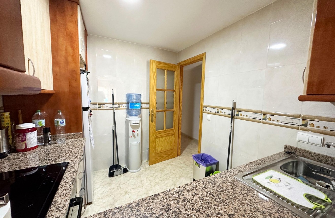 Tweedehands - Appartement / flat -
Guardamar del Segura - Centro