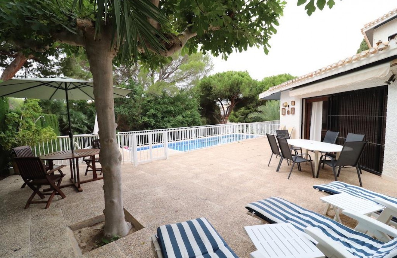 Segunda mano - Chalet -
Orihuela Costa - Costa Blanca