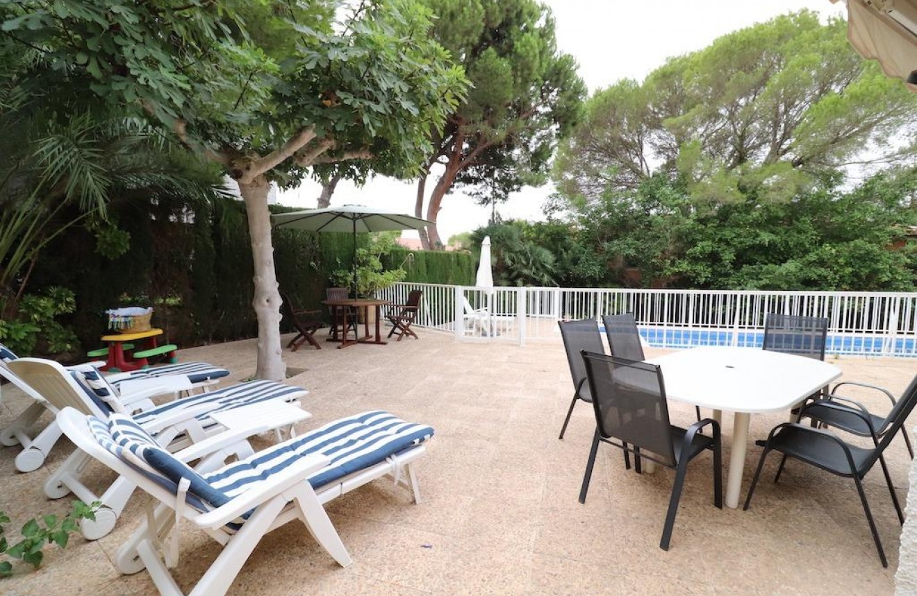 Segunda mano - Chalet -
Orihuela Costa - Costa Blanca