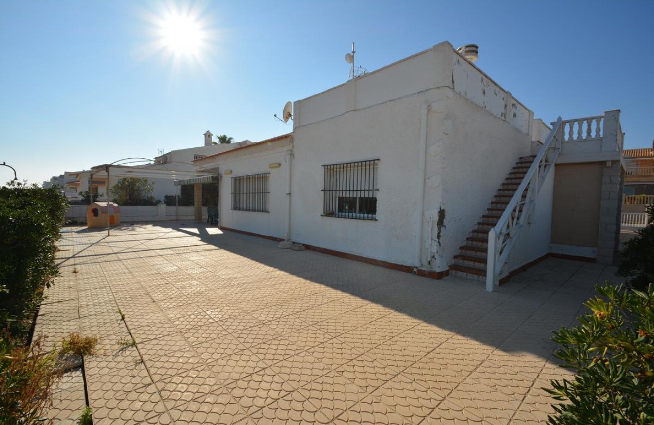 Resale - Chalet -
Guardamar del Segura - Costa Blanca