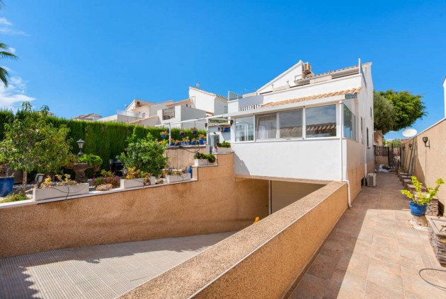 Resale - Chalet -
Punta Prima - Costa Blanca