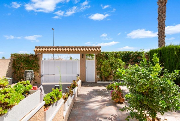 Resale - Chalet -
Punta Prima - Costa Blanca