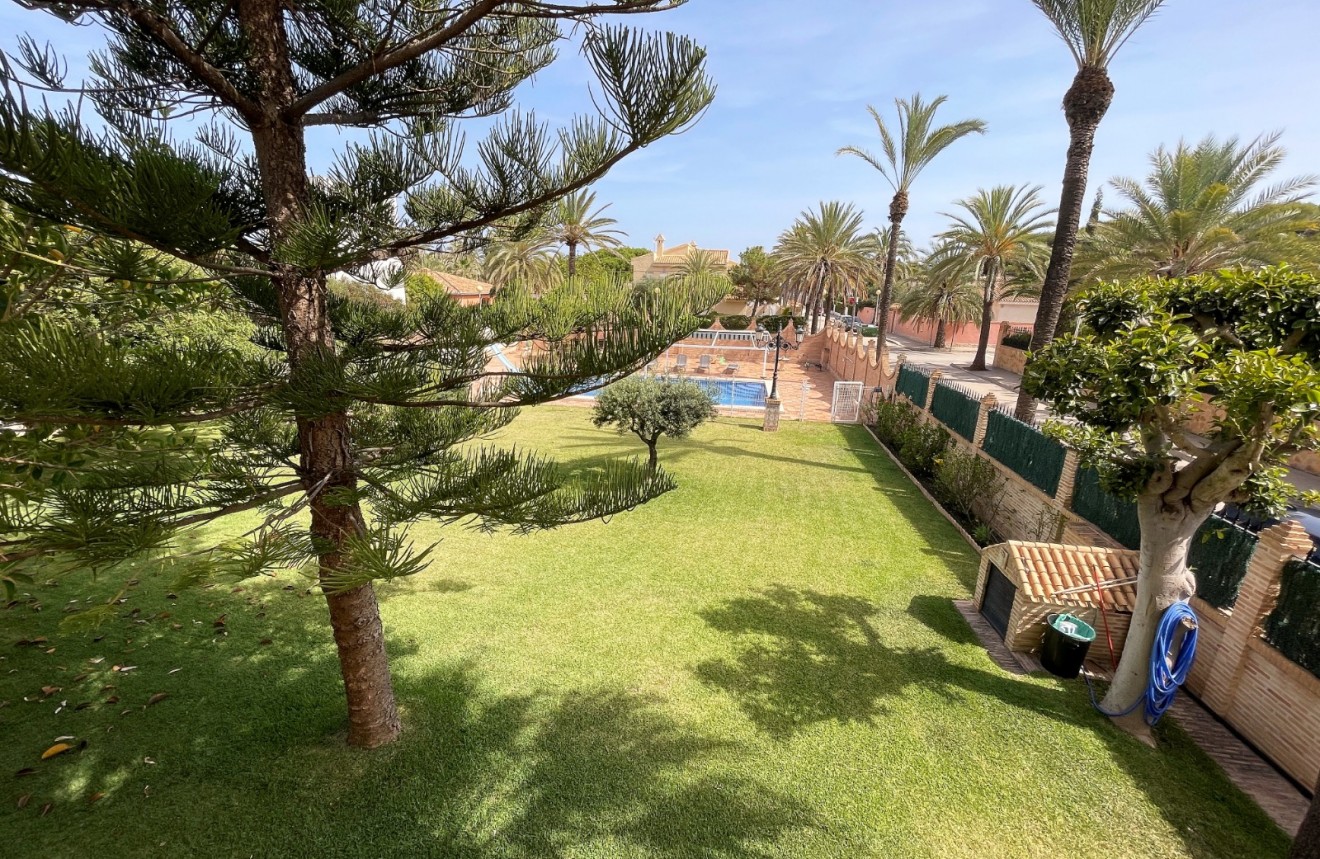 Z drugiej ręki - Szalet -
Orihuela Costa - Costa Blanca