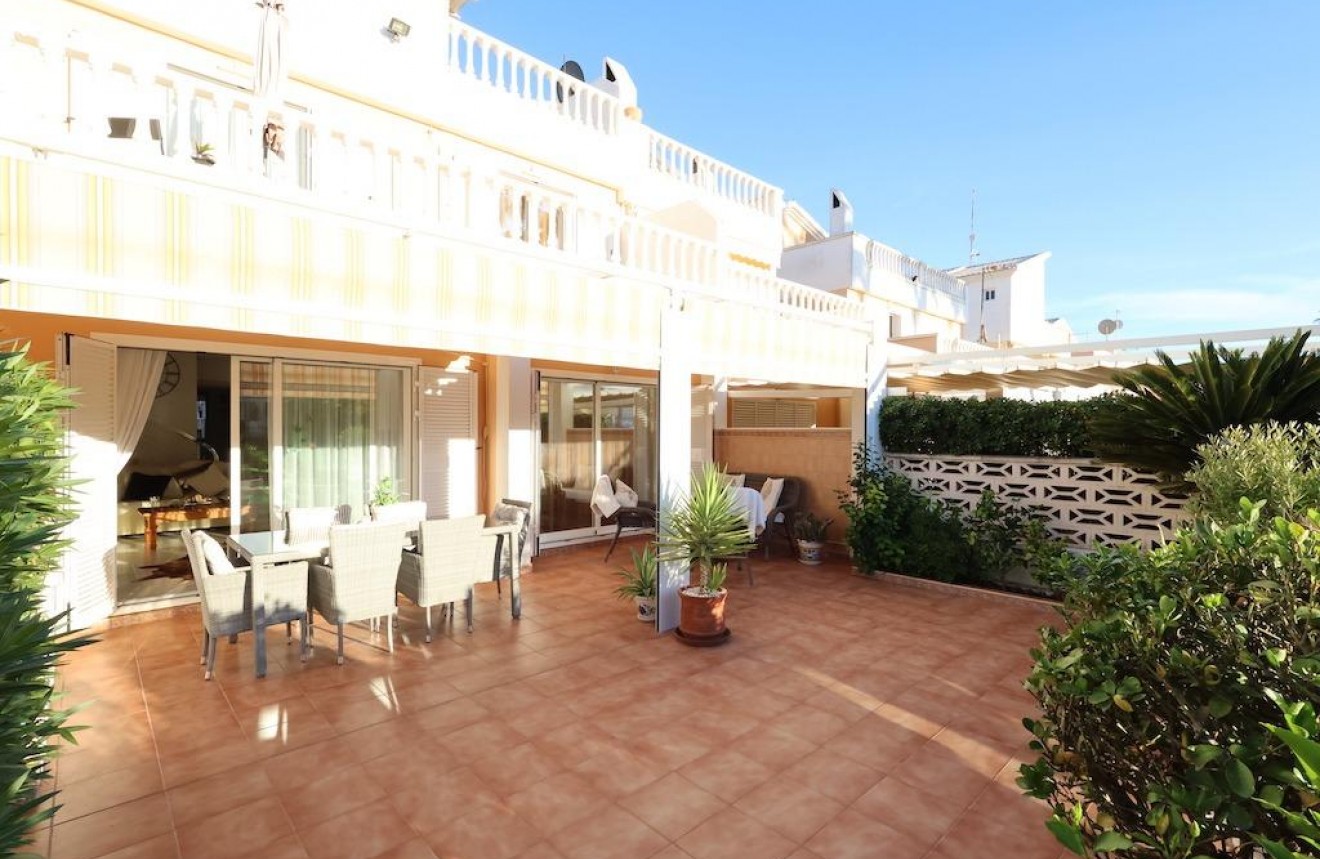 Resale - Chalet -
Guardamar del Segura - Costa Blanca