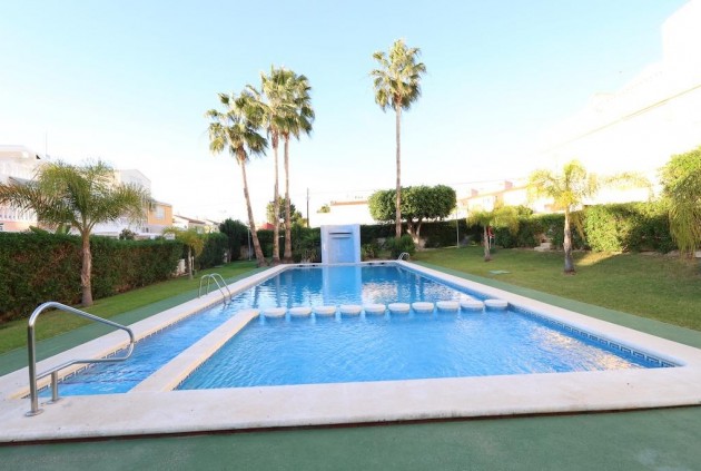 Resale - Chalet -
Guardamar del Segura - Costa Blanca