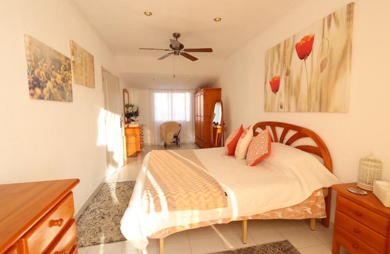 Resale - Chalet -
Guardamar del Segura - Costa Blanca