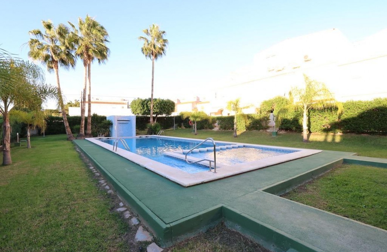 Resale - Chalet -
Guardamar del Segura - Costa Blanca