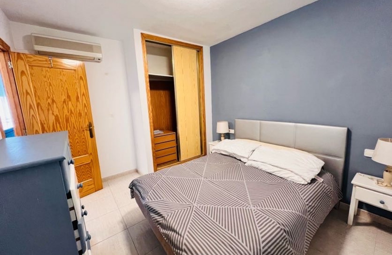 D'occasion - Appartement -
Torrevieja - Centro