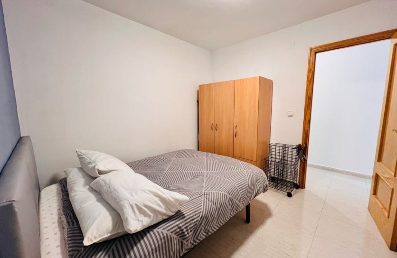 D'occasion - Appartement -
Torrevieja - Centro