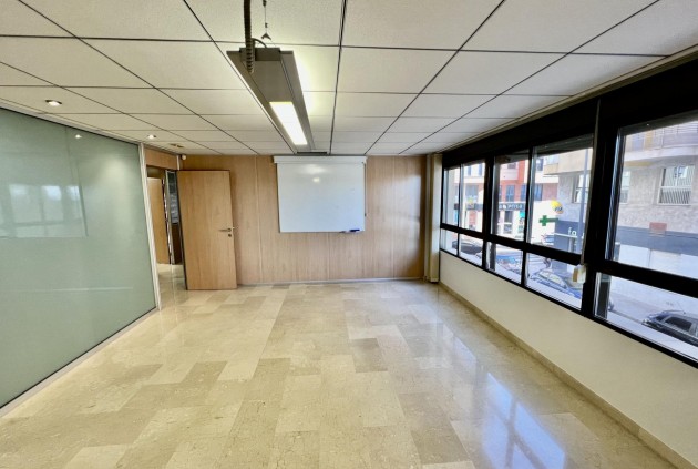 D'occasion - Commercial -
Orihuela - Zona Centro