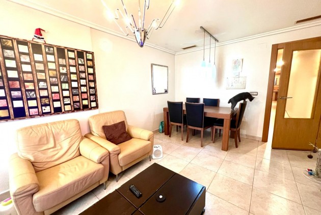 Resale - Apartment / flat -
Torrevieja - Centro