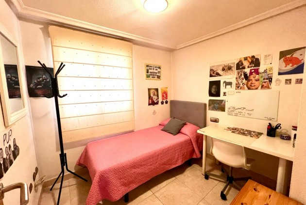 Tweedehands - Appartement / flat -
Torrevieja - Centro