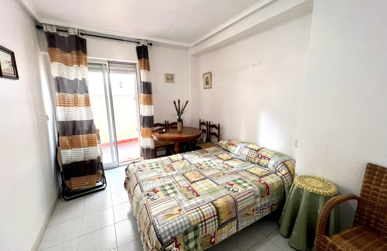 Segunda mano - Apartamento / piso -
Torrevieja - Centro