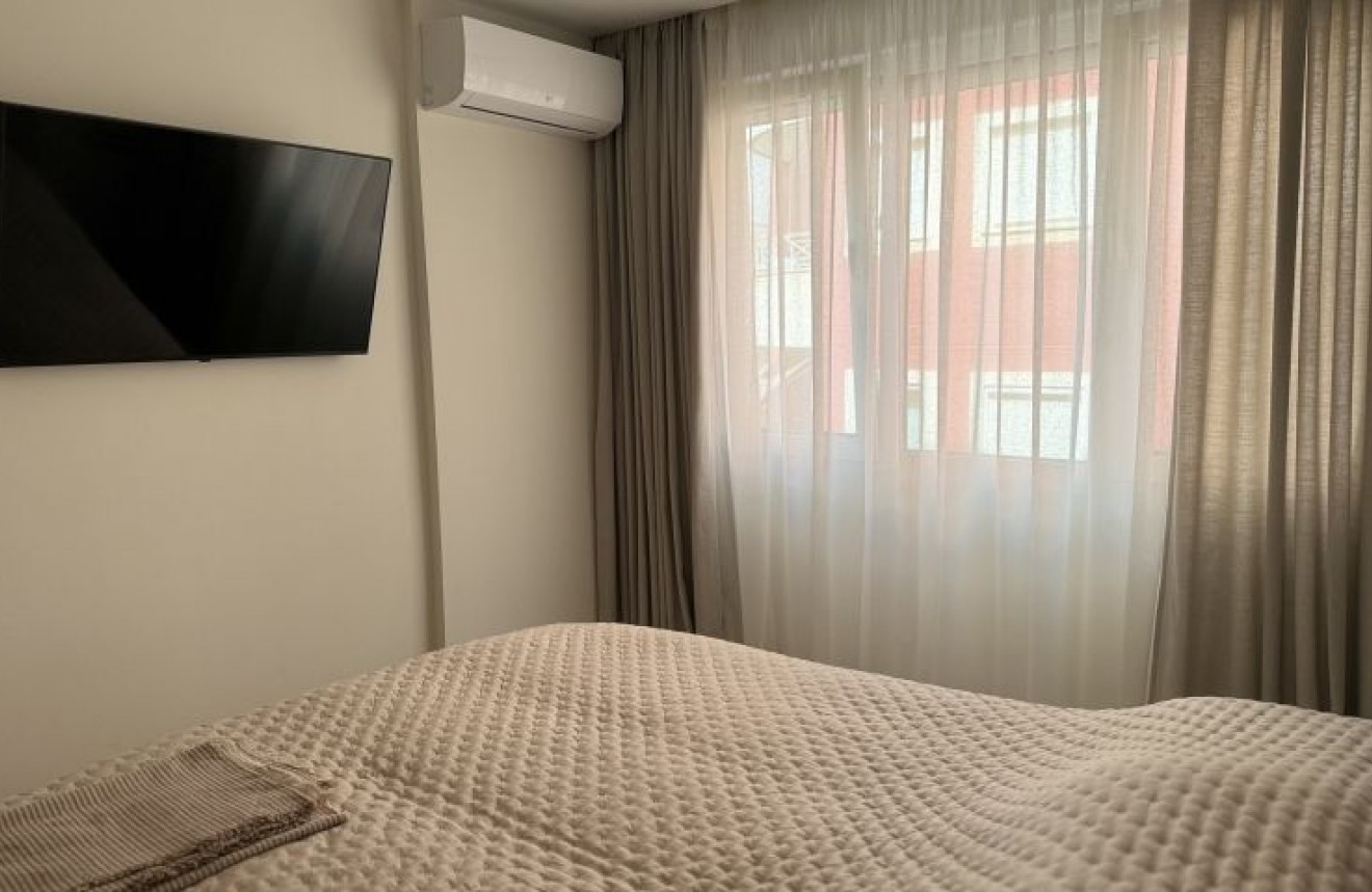 Resale - Apartment / flat -
Torrevieja - Costa Blanca