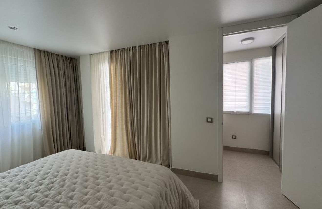 Resale - Apartment / flat -
Torrevieja - Costa Blanca