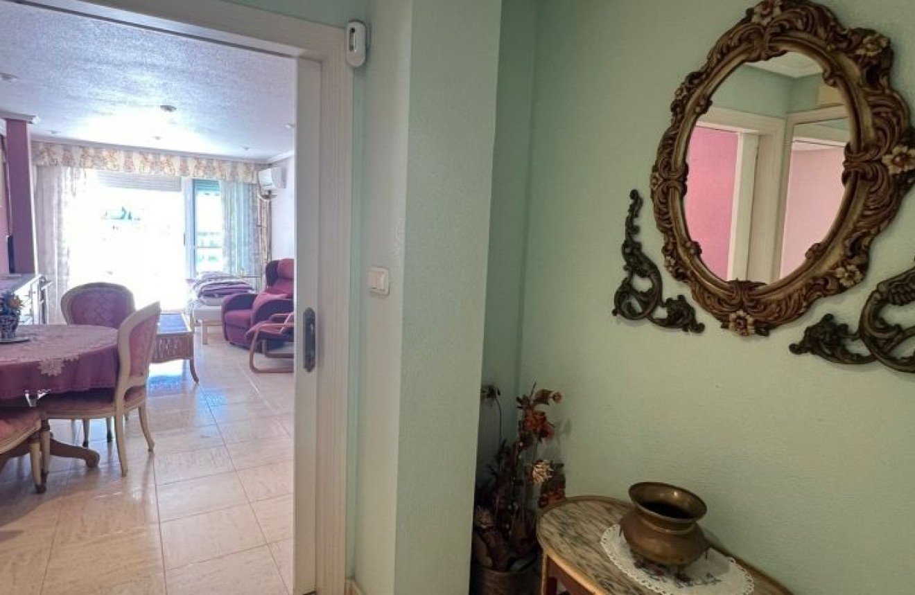 Resale - Apartment / flat -
Torrevieja - Costa Blanca