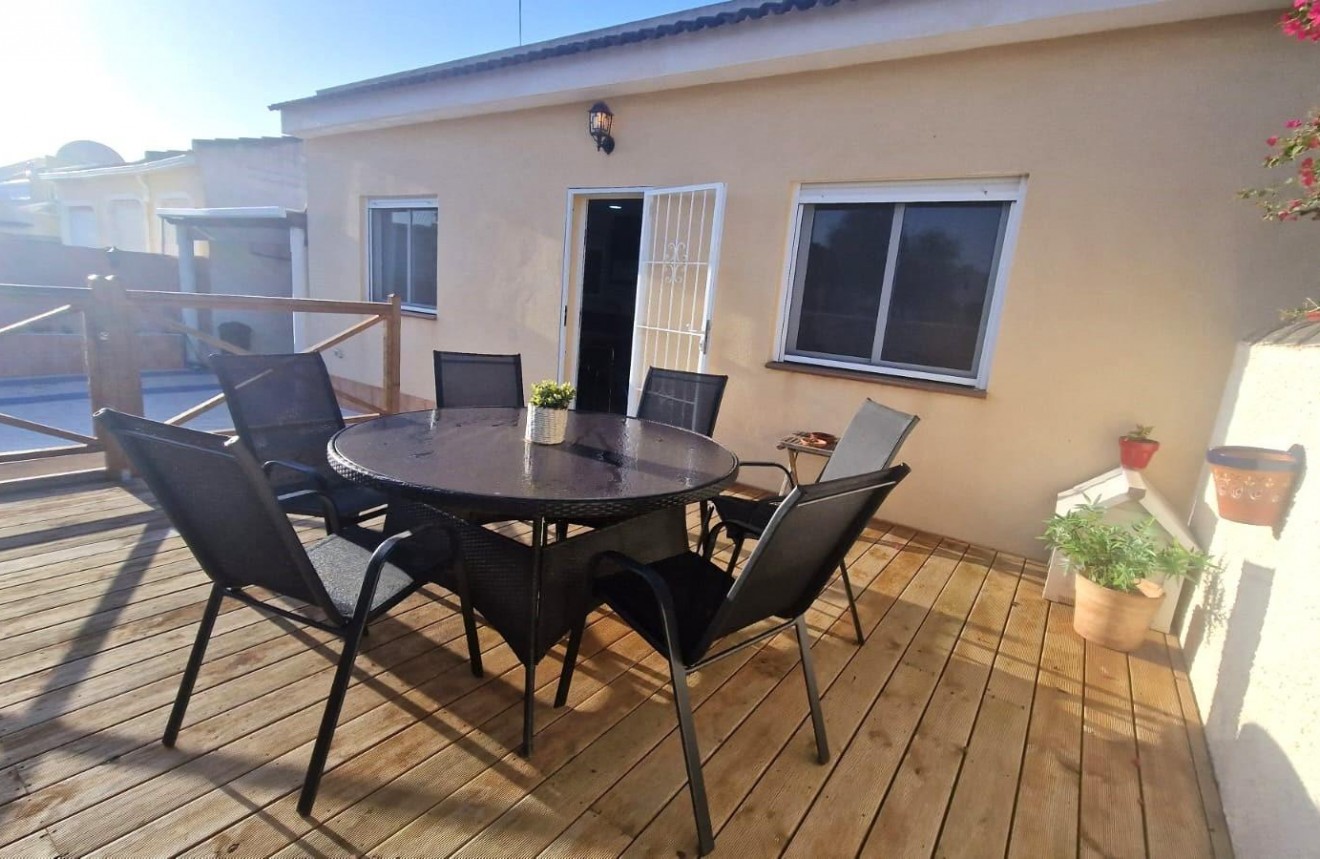 Resale - Chalet -
Torrevieja - San luis