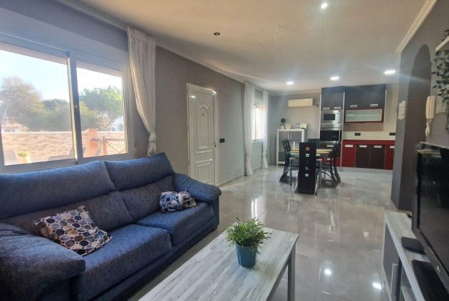 Resale - Chalet -
Torrevieja - San luis