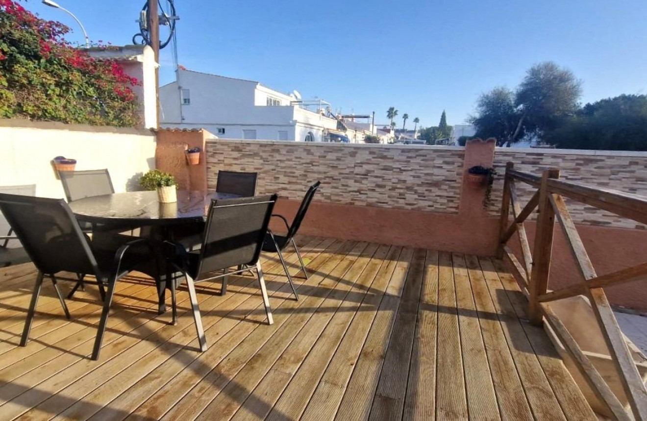 Resale - Chalet -
Torrevieja - San luis