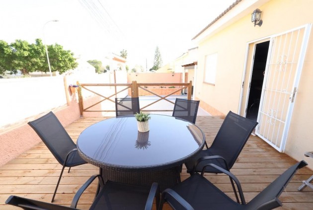 Resale - Chalet -
Torrevieja - Costa Blanca