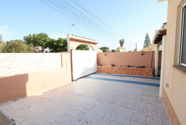 Resale - Chalet -
Torrevieja - Costa Blanca